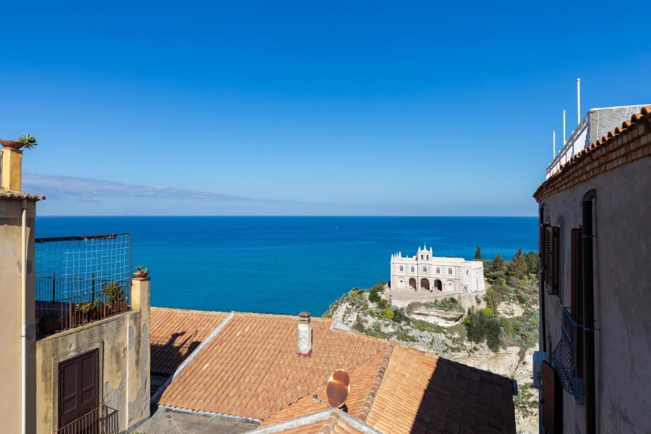 All'Angolo Della Torre Тропея Экстерьер фото